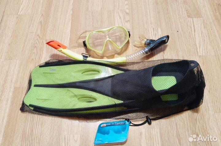 Маска для подводного плавания с трубкой