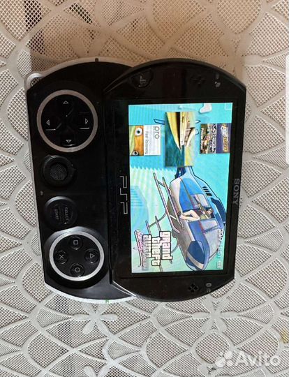 Sony PSP GO(легендарная приставка)
