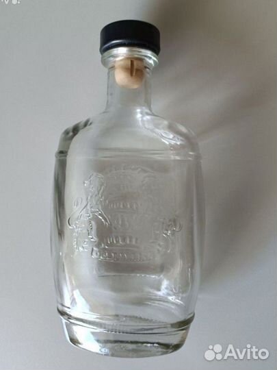Бутыль стеклянная с пробкой