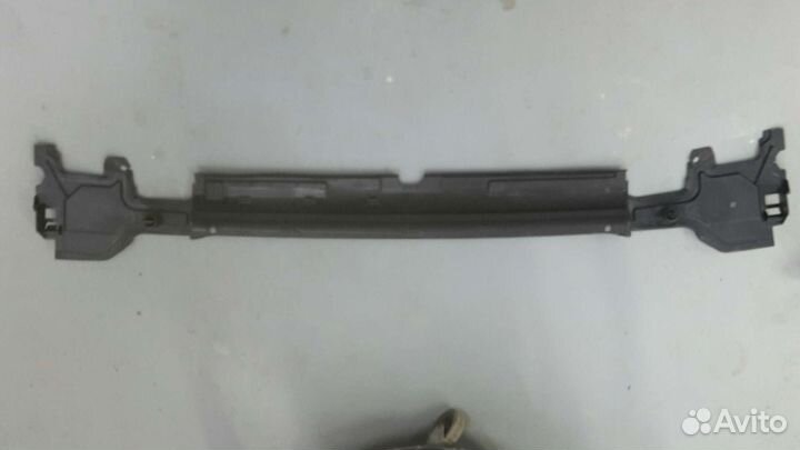 Дефлектор радиатора нижний BMW 5 7383846