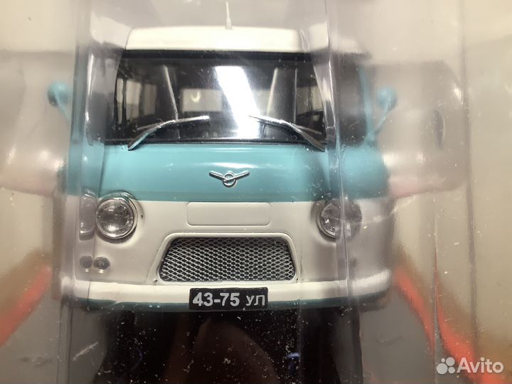 Модель автомобиля уаз-452В 1:24 Ашет
