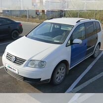 Volkswagen Touran 1.6 MT, 2004, 250 000 км, с пробегом, цена 650 000 руб.