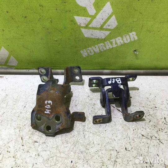 Петля двери багажника Сузуки Гранд Витара