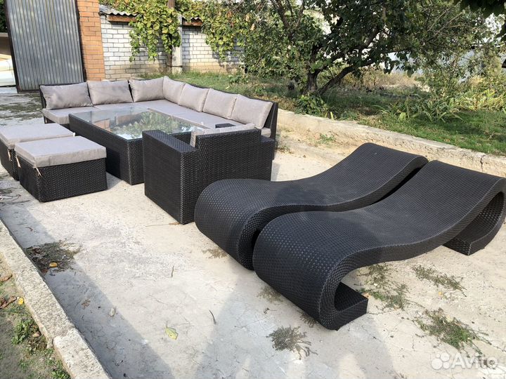 Плетеная мебель. Шезлонги лежаки кресла