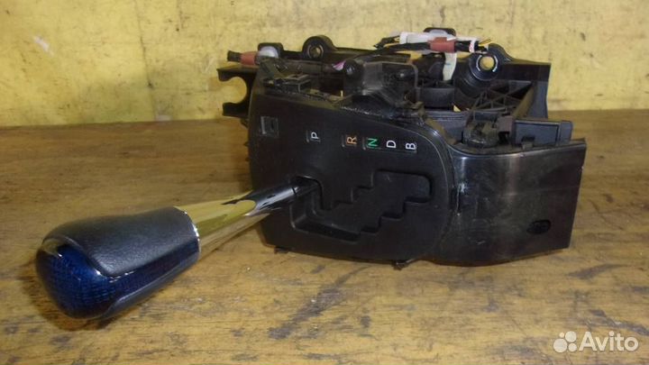 Селектор АКПП Toyota Aqua NHP10 2012