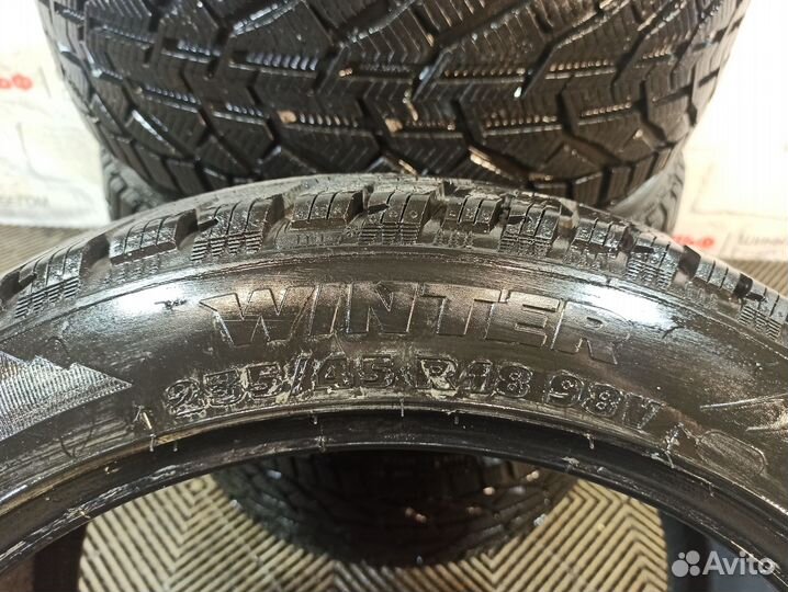 Tigar Winter 235/45 R18 98T