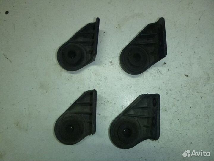 Кронштейн радиатора KIA sportage 2010