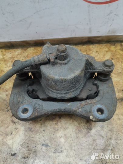 Суппорт передний левый Kia Sportage 2 SUV 2.0 crdi