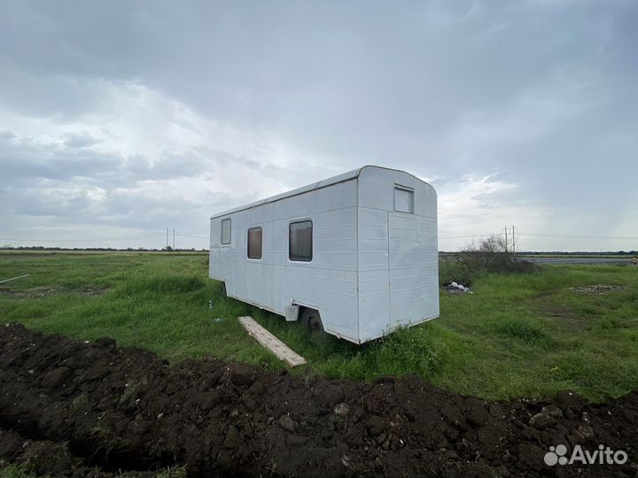 Прицеп-дача Caravelair Bamba 420, 2014