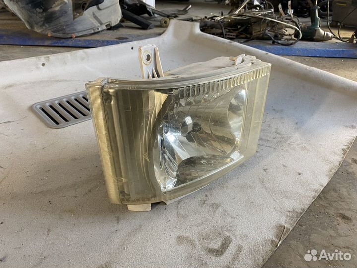 Фара правая Isuzu Elf / N-серия (NPR/NQR)