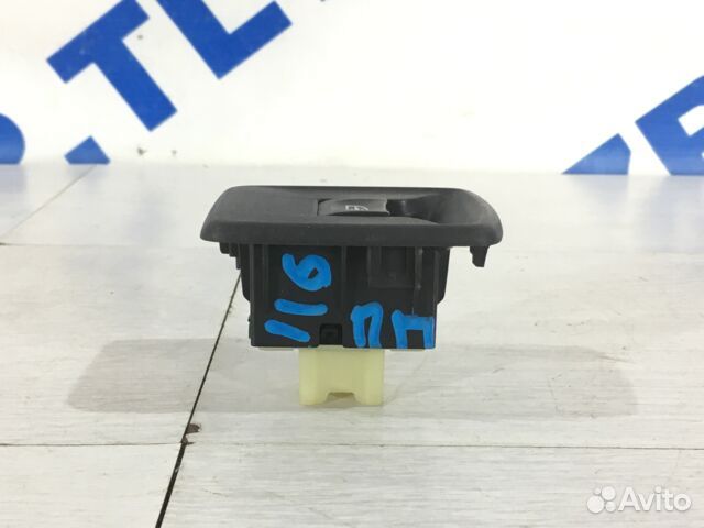 Кнопка стеклоподъемника передняя renault sandero 2