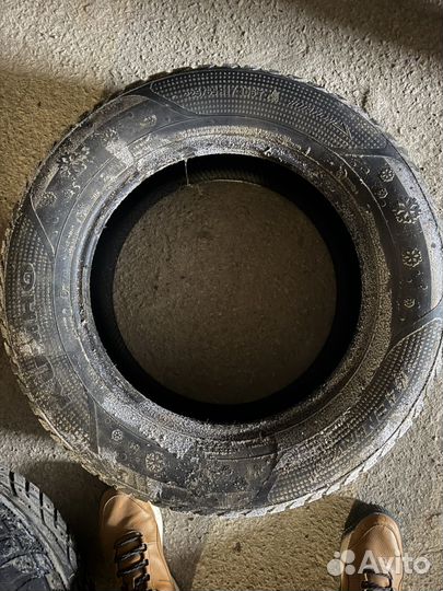 Kumho I'Zen RV Stud KC16 225/65 R17