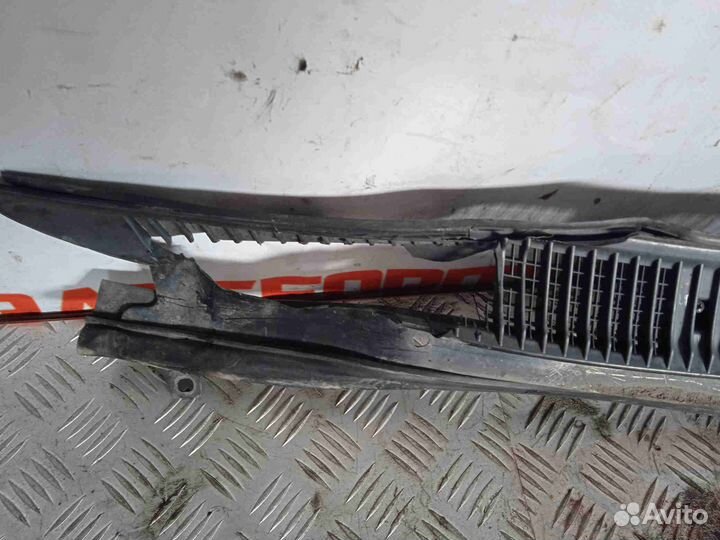 Жабо Toyota Corolla EE103V