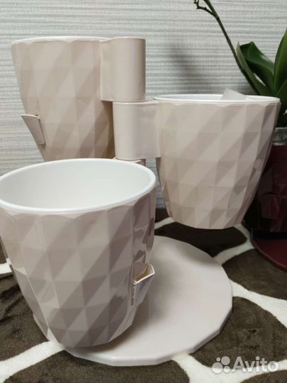 Трехярусные кашпо