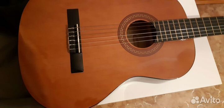 Гитара новая