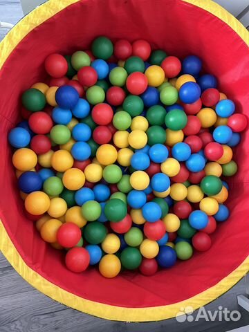 Сухой бассейн с шариками