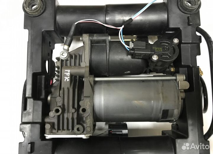 Компрессор пневмо Range Rover 3 Vogue LR041777