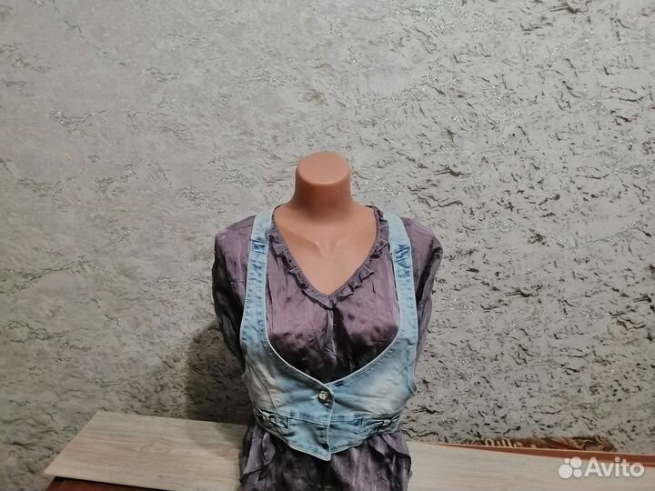 Привлекательная джинсовая жилетка