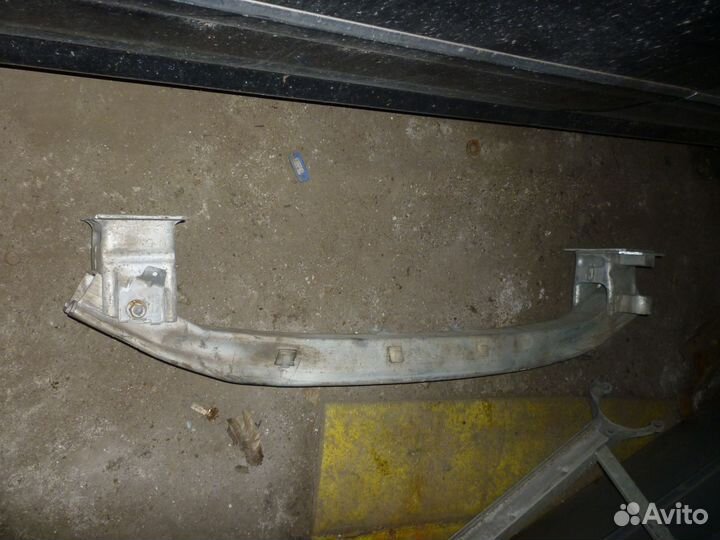 Усилитель переднего бампера Audi A8 D3