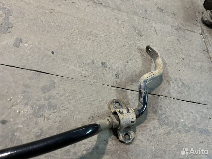 Задний стабилизатор Toyota rav 4 30 рестайл2011