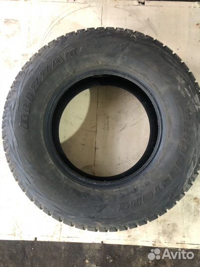 Bridgestone Dueler H/T 275/65 R17