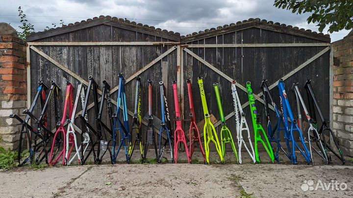 Запчасти для велосипедов разные