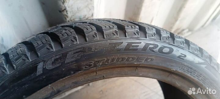 Pirelli Ice Zero 2 245/40 R19 98H