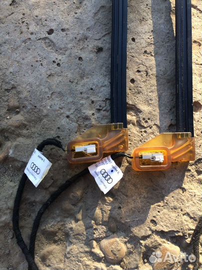 Контурная подсветка в двери на Ауди А8 Д3