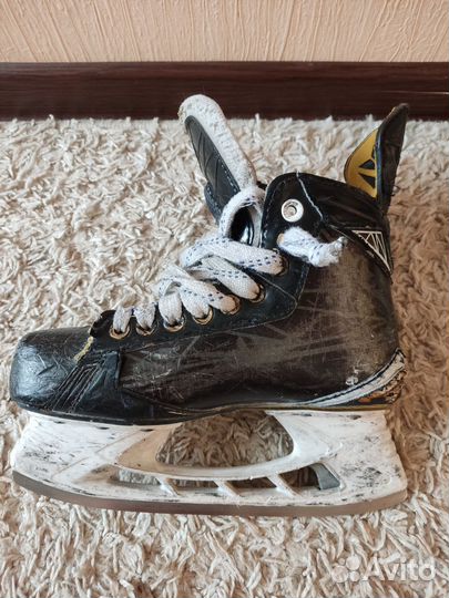 Коньки хоккейные