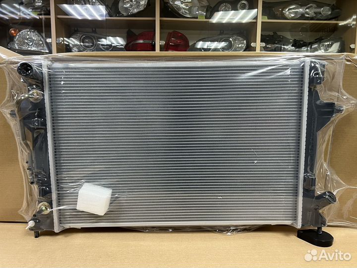 Рдиатор охлаждения Хенде Елантра/Киа Серато