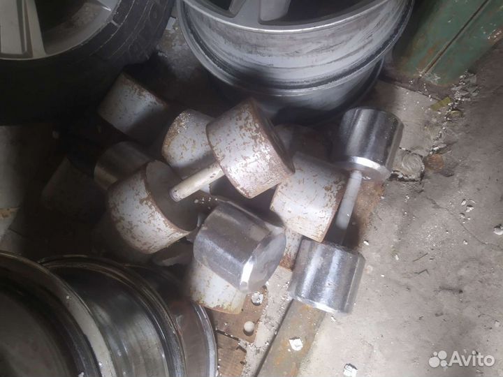 Гантели литые 26-30 кг