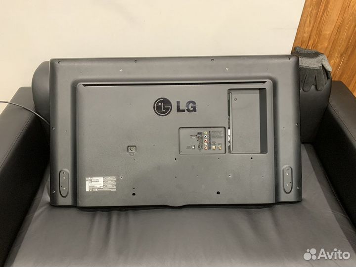 Телевизор LG 42lb561v