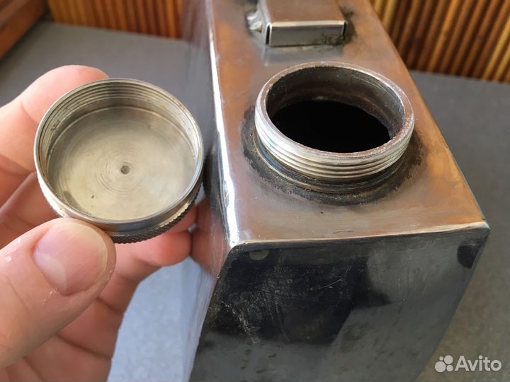 Фляжка, канистра