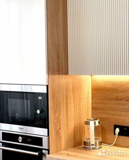 Кухонный гарнитур в современном стиле на заказ