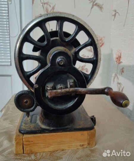 Швейная машина Singer