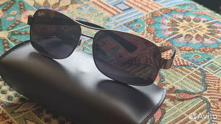 Солнцезащитные очки Ray Ban