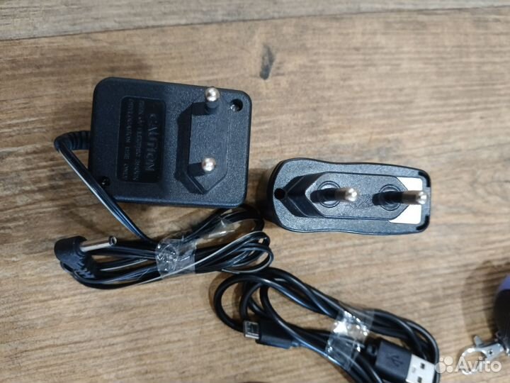 Зарядки и провода. Все что на фото