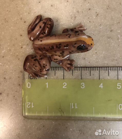 Лягушка фарфоровая статуэтка фигурка