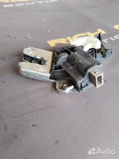 Замок багажника Audi A6 C7 ccaa 2011