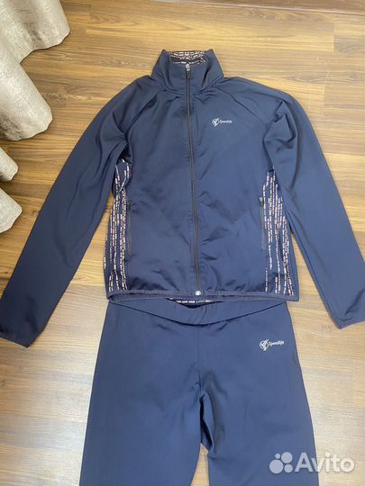 Спортивный костюм женский