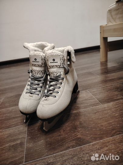 Коньки фигурные 37 размер, состояние новых