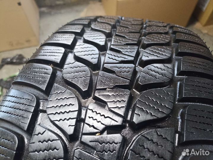 Bridgestone Blizzak LM-25 225/45 R19