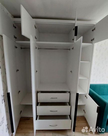 Встроенный распашной шкаф