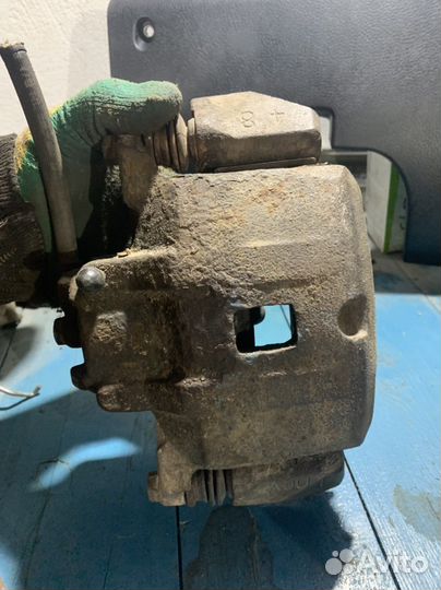 Суппорт передний mitsubishi lancer 9