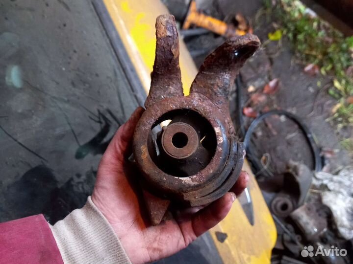 Mazda 6gg Опора Кпп левая