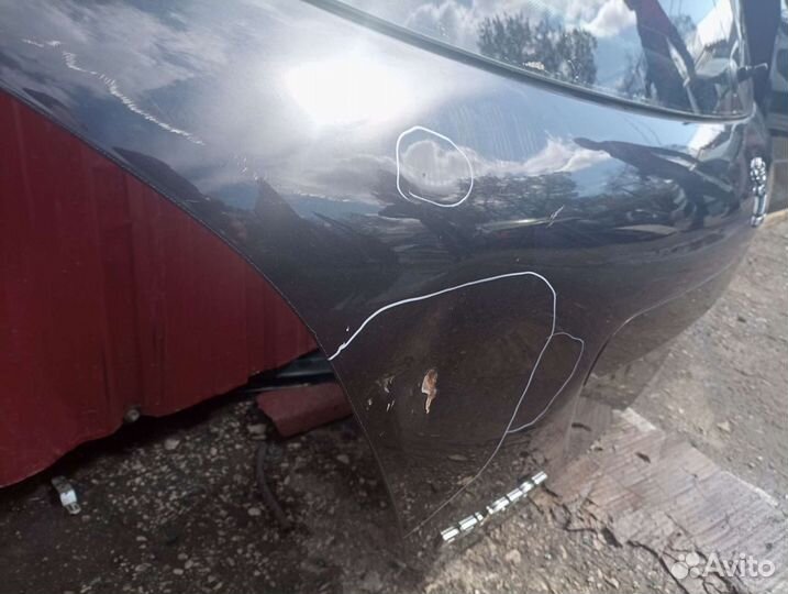 Крышка багажника Peugeot 207 с дефектом