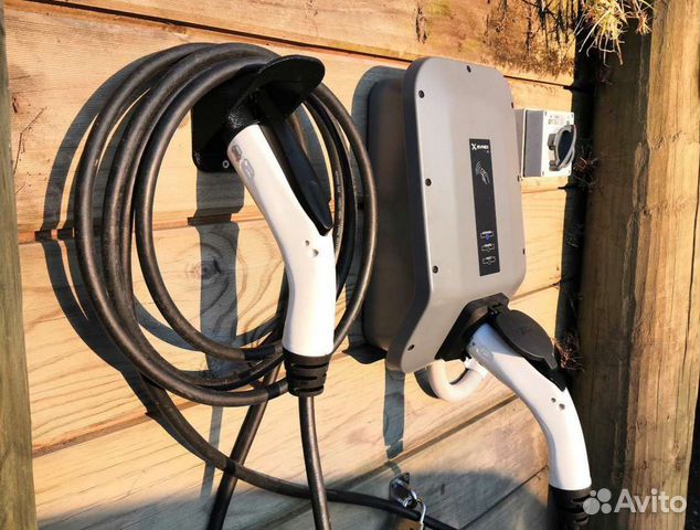 Держатель зарядного электромобиля J1772 с крючком