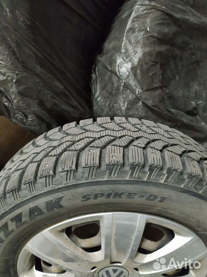 Bridgestone Blizzak Spike-01 175/70 R14