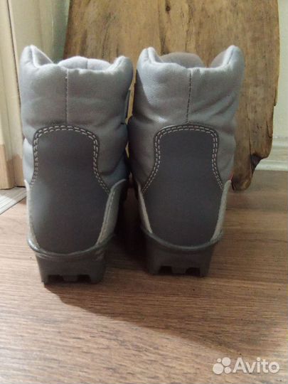 Лыжные ботинки