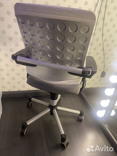 Компьютерный стул белый бу